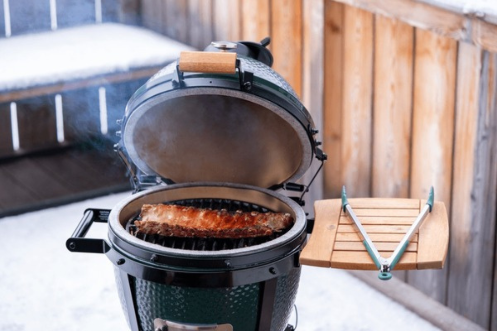 Smoked Beef Ribs vs. Pork Ribs: Which One Wins in Cold Weather?