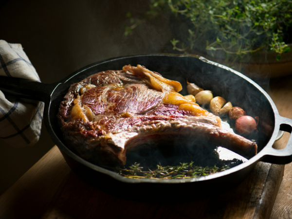 The Ultimate Guide to Cast Iron Steak: Crust, Butter Baste, and Temperature Control