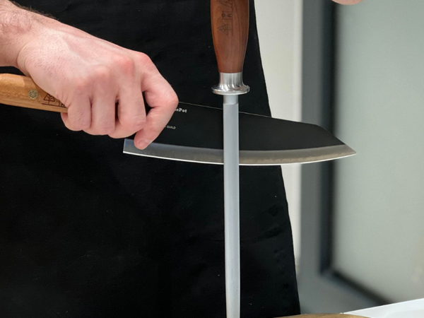 Fire Up the Food Truck Spirit: Portable Grills, Pizza Ovens & Smoky Tools for August Adventures