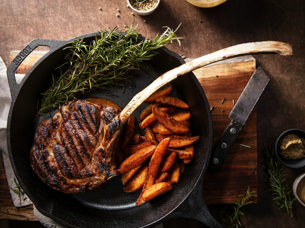 How to Cook the Perfect Tomahawk Steak for Valentine’s Day (Without Overthinking It)